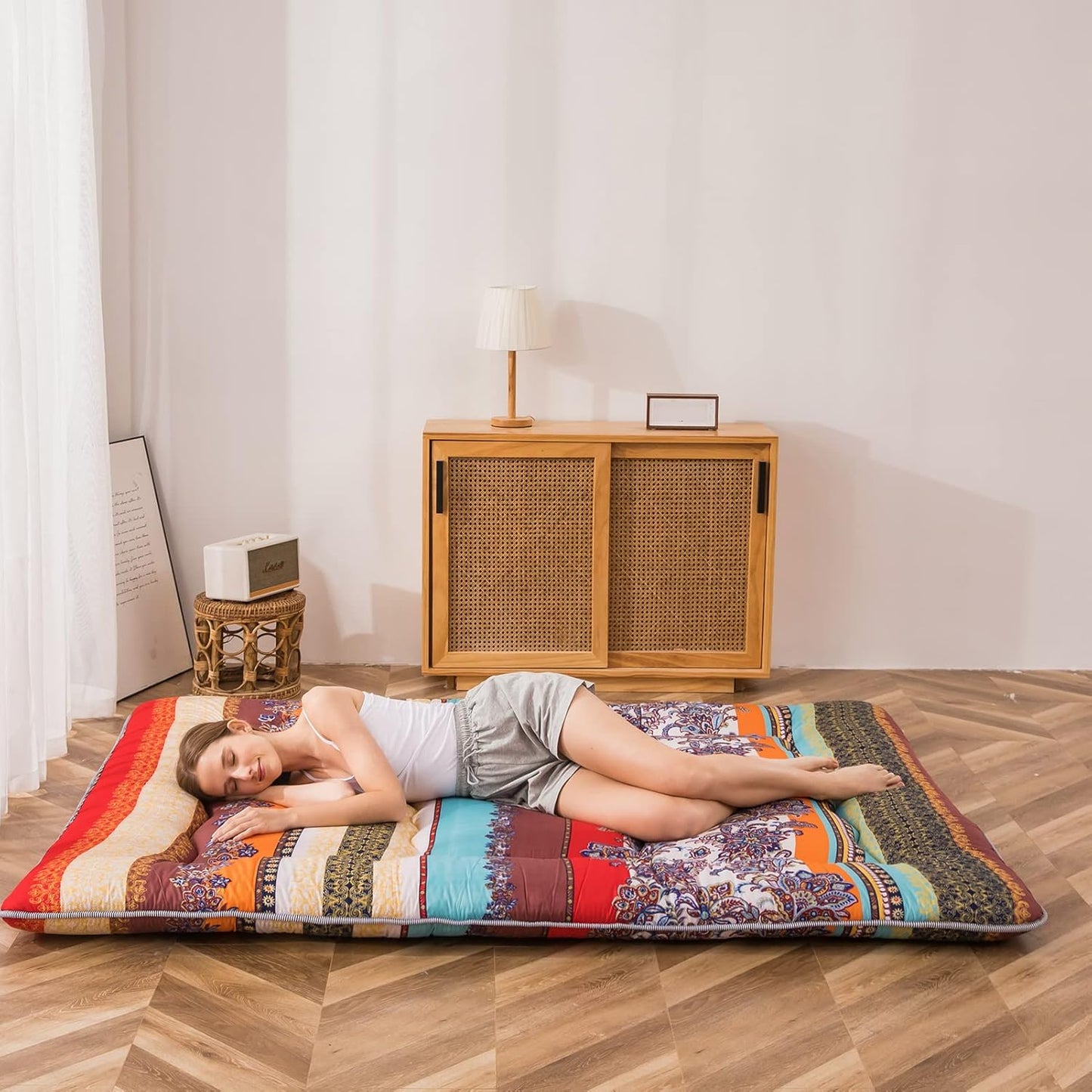 MAXYOYO Bohemian Retro Floor Mattress Vintage Floral Japanese Futon Mattress Roll Up Thicken Sleeping Bed Portable Camping Mattress Floor Lounger Couch Bed Mattress Pad, Queen Size