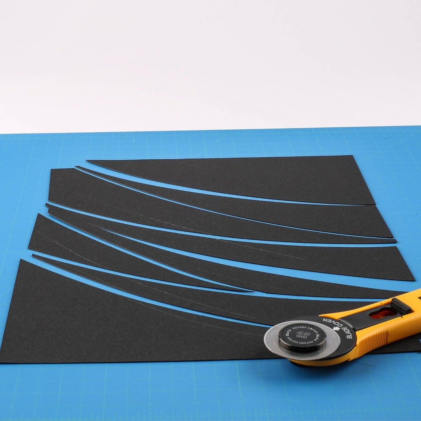 ALVIN HM Self-Healing Cutting Mat for Hobbies 18 x 24 inch | Double-Sided Blue/Grey | 3-Layer Gridded Surface for Arts, Crafts and Sewing - Model HM1824