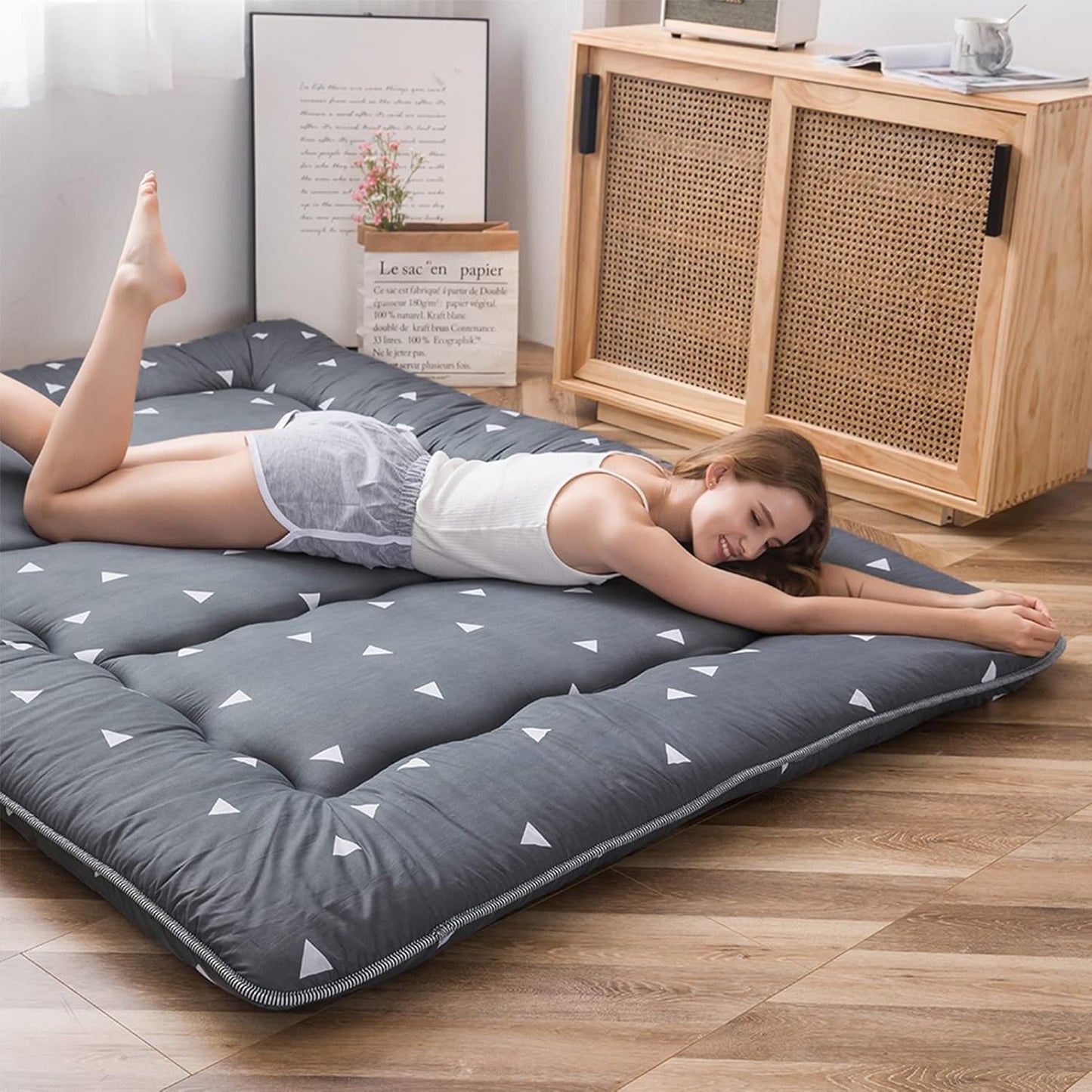 MAXYOYO Grey Triangle Printed Japanese Futon Floor Mattress, Thicken Sleeping Pad Floor Bed Roll Up Camping Guest Mattress Folding Couch Bed, Full Size