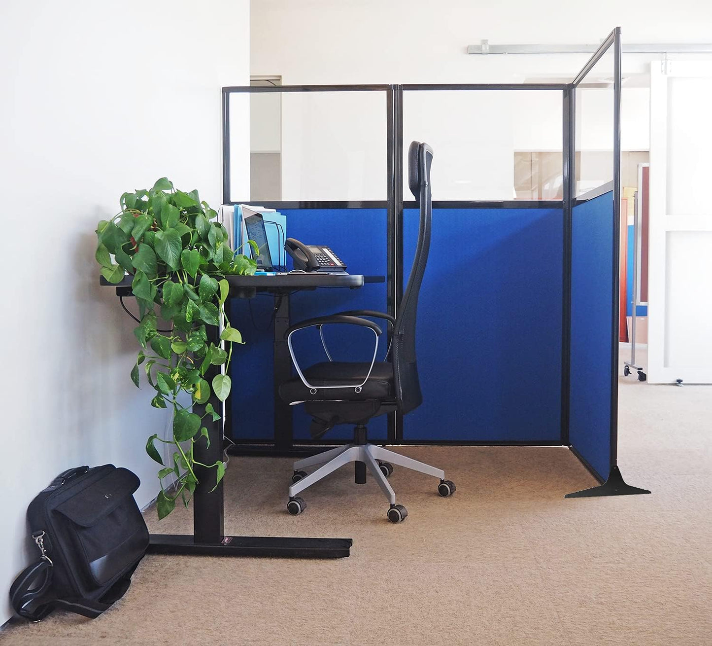 Versare Workstation Partition | Portable Wall Divider | Modern Office Cubicle | Free Standing Privacy Screen | Flexible Work Space | 99" x 70" W/Window, Charcoal Gray Fabric Panels