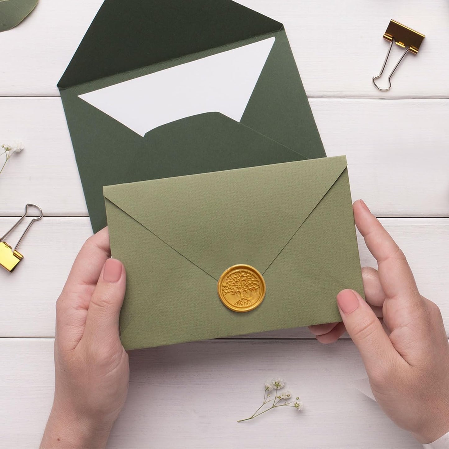 5pcs Wax Seal Stamp Kit, Brass Sealing Wax Stamps Head & Wooden Handle for Wedding Invitations Cards Envelopes Gift Packing(Tree of Life+Tulip+Daisy+Love Rose)